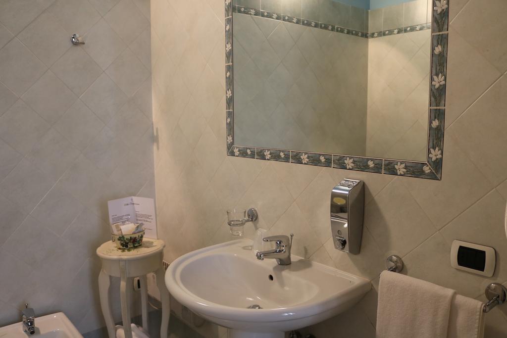 Villa Bongiovanni ซานโบนีฟาโช ภายนอก รูปภาพ